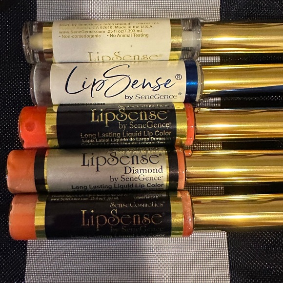 LipSense with amazing makeup case + mirror! - Picture 4 of 12